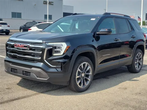 Photos of 2027 GMC Terrain FWD Elevation for sale in Hamilton, OH at Tom Gill Buick GMC