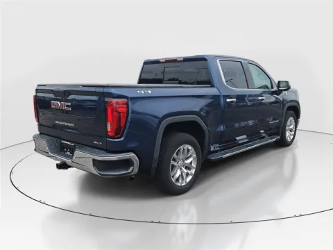 More photos of 2020 GMC Sierra 1500 SLT at Tom Gill Buick GMC, OH