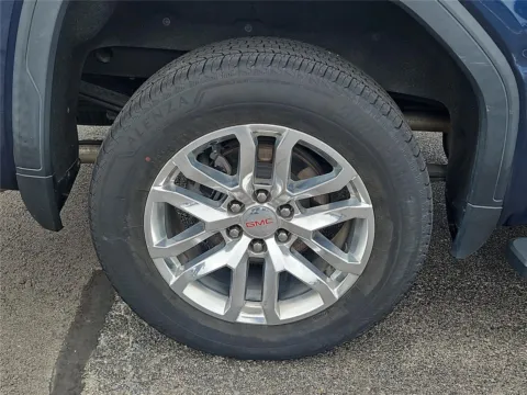 More photos of 2020 GMC Sierra 1500 SLT at Tom Gill Buick GMC, OH