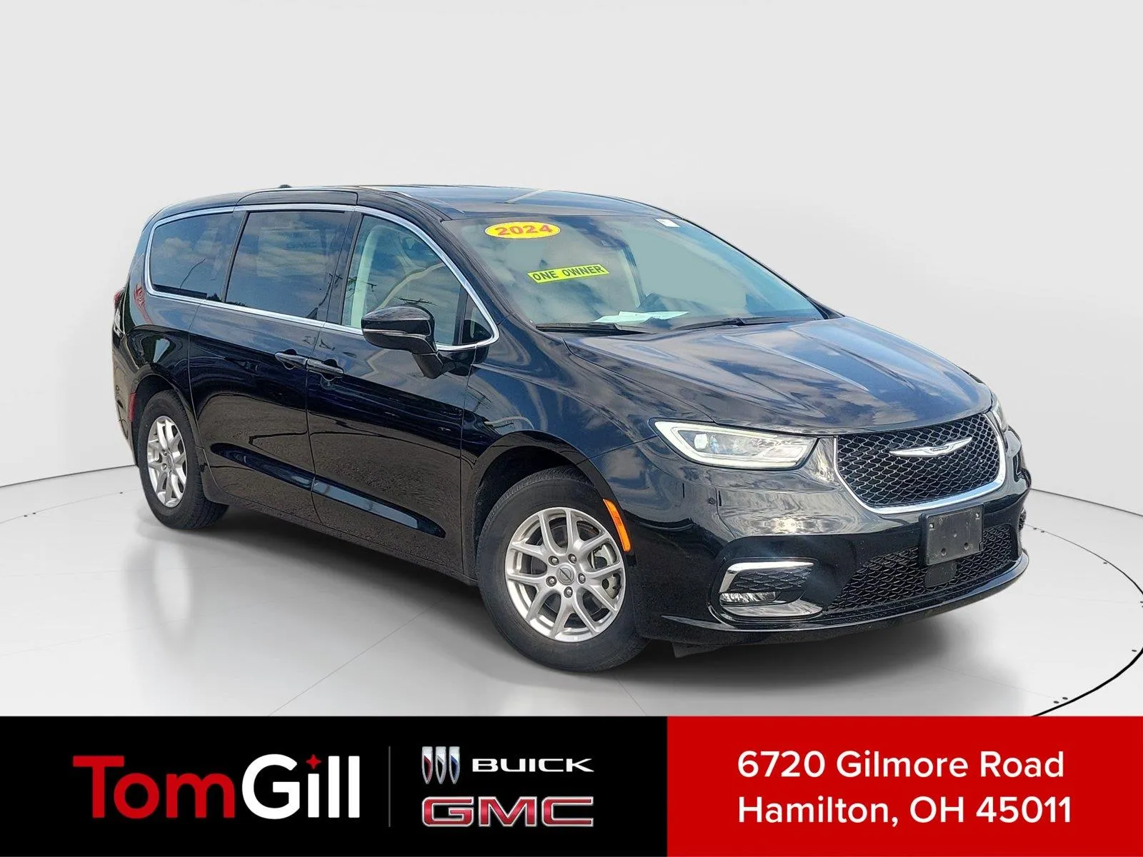 Black 2024 Chrysler Pacifica Touring L for sale in Hamilton, OH