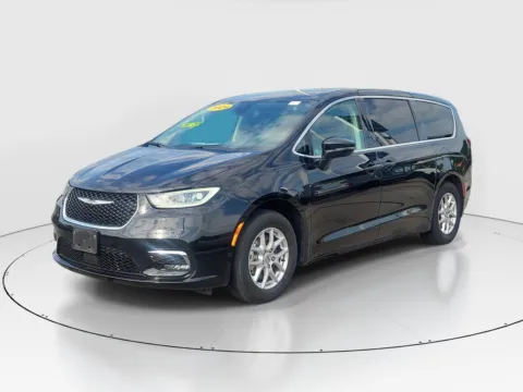Photos of 2024 Chrysler Pacifica Touring L for sale in Hamilton, OH at Tom Gill Buick GMC