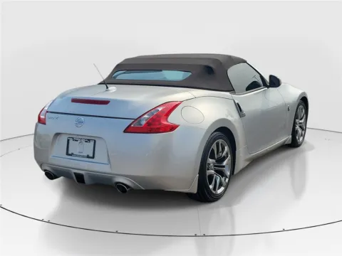 More photos of 2010 Nissan 370Z Touring at Tom Gill Buick GMC, OH