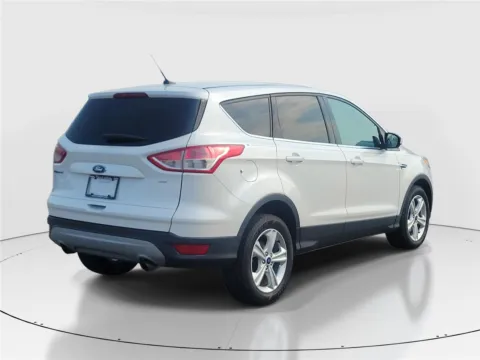 More photos of 2016 Ford Escape SE at Tom Gill Buick GMC, OH