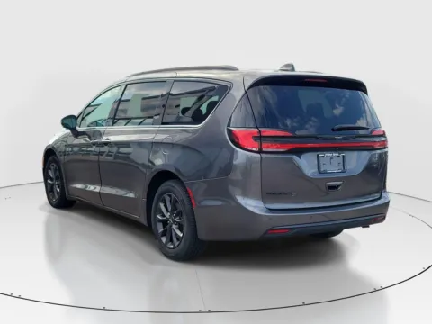 Another view of 2021 Chrysler Pacifica Touring L for sale in Hamilton, OH at Tom Gill Buick GMC
