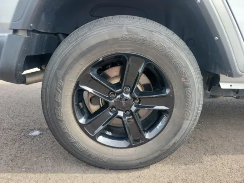 More photos of 2022 Jeep Wrangler Unlimited Sport Altitude at Tom Gill Buick GMC, OH