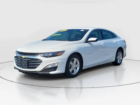 Photos of 2024 Chevrolet Malibu LT for sale in Hamilton, OH at Tom Gill Buick GMC
