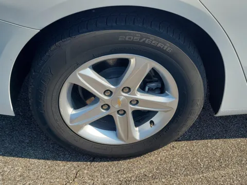 More photos of 2024 Chevrolet Malibu LT at Tom Gill Buick GMC, OH