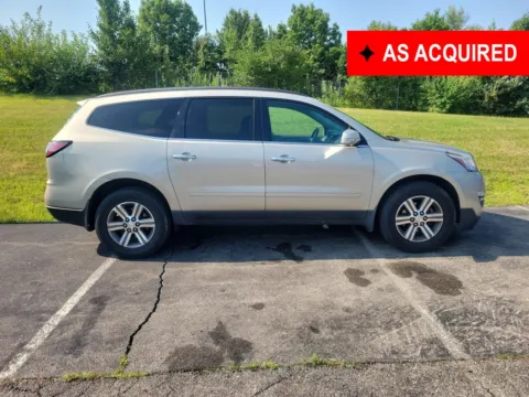 Silver 2015 Chevrolet Traverse LT for sale in Hamilton, OH
