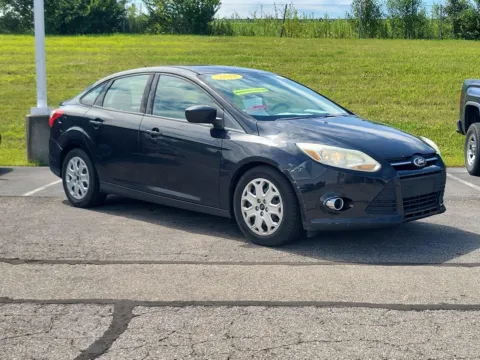 Photos of 2012 Ford Focus SE for sale in Hamilton, OH at Tom Gill Buick GMC