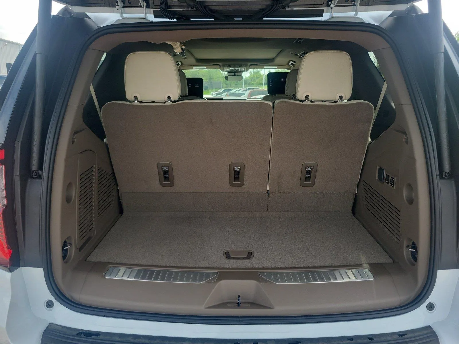 2026 GMC Yukon Denali - Photo 8
