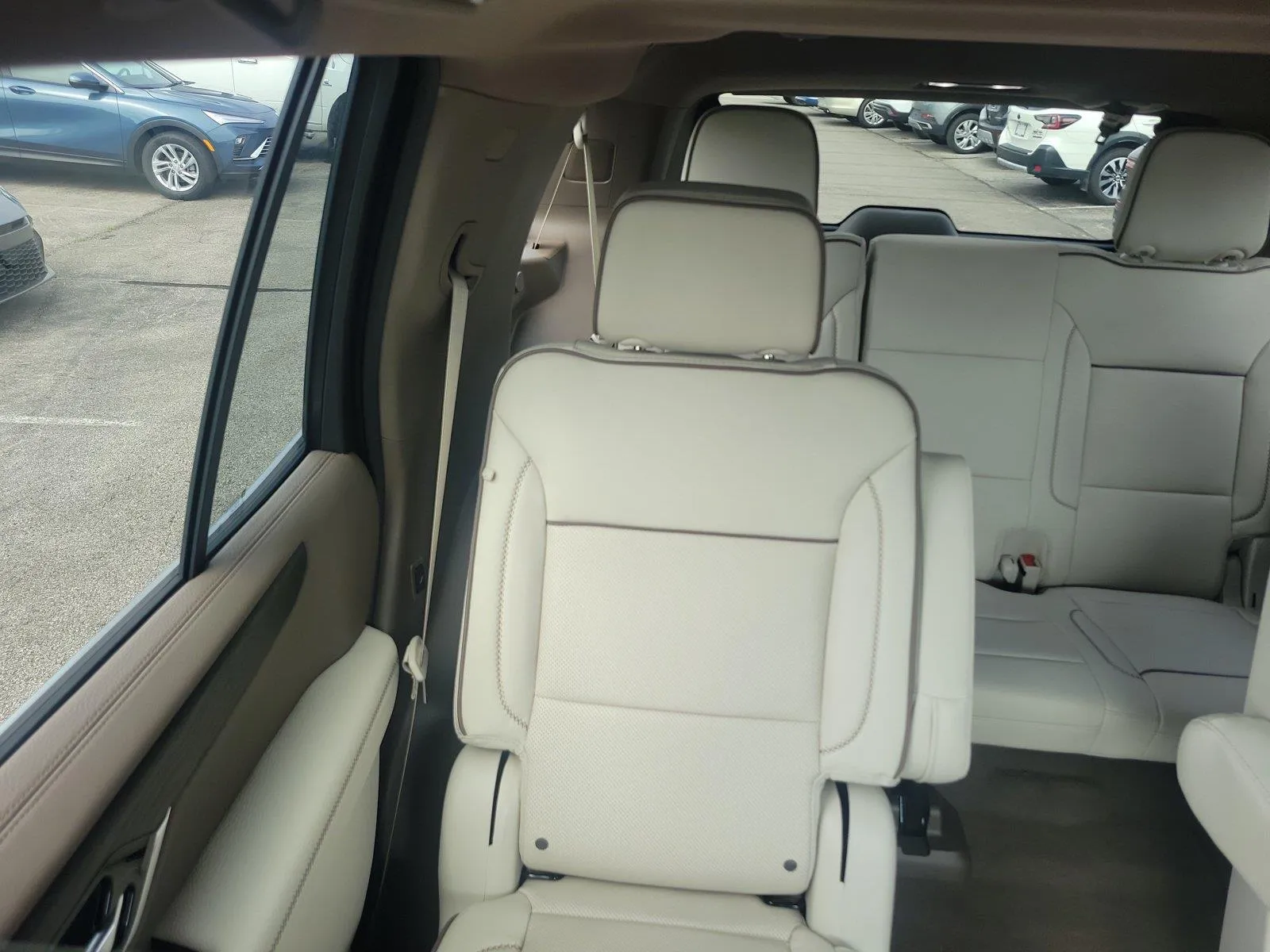 2026 GMC Yukon Denali - Photo 12