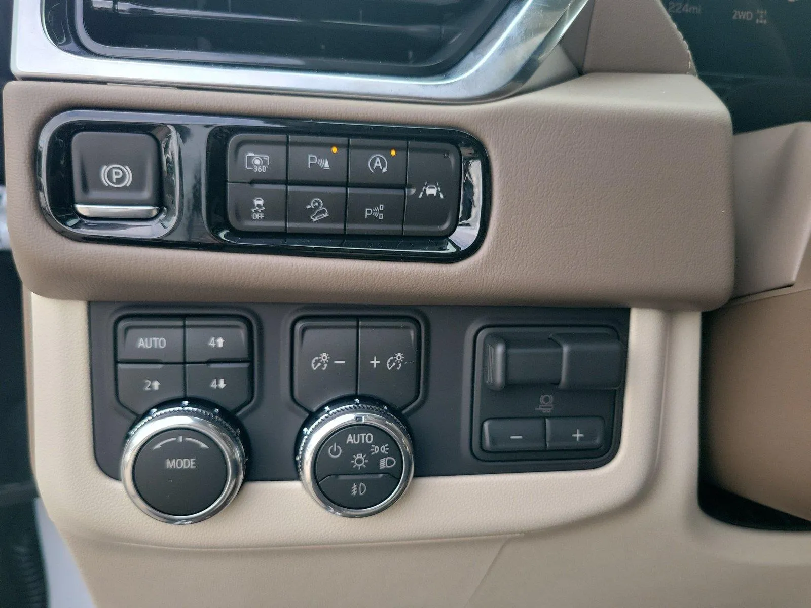 2026 GMC Yukon Denali - Photo 24