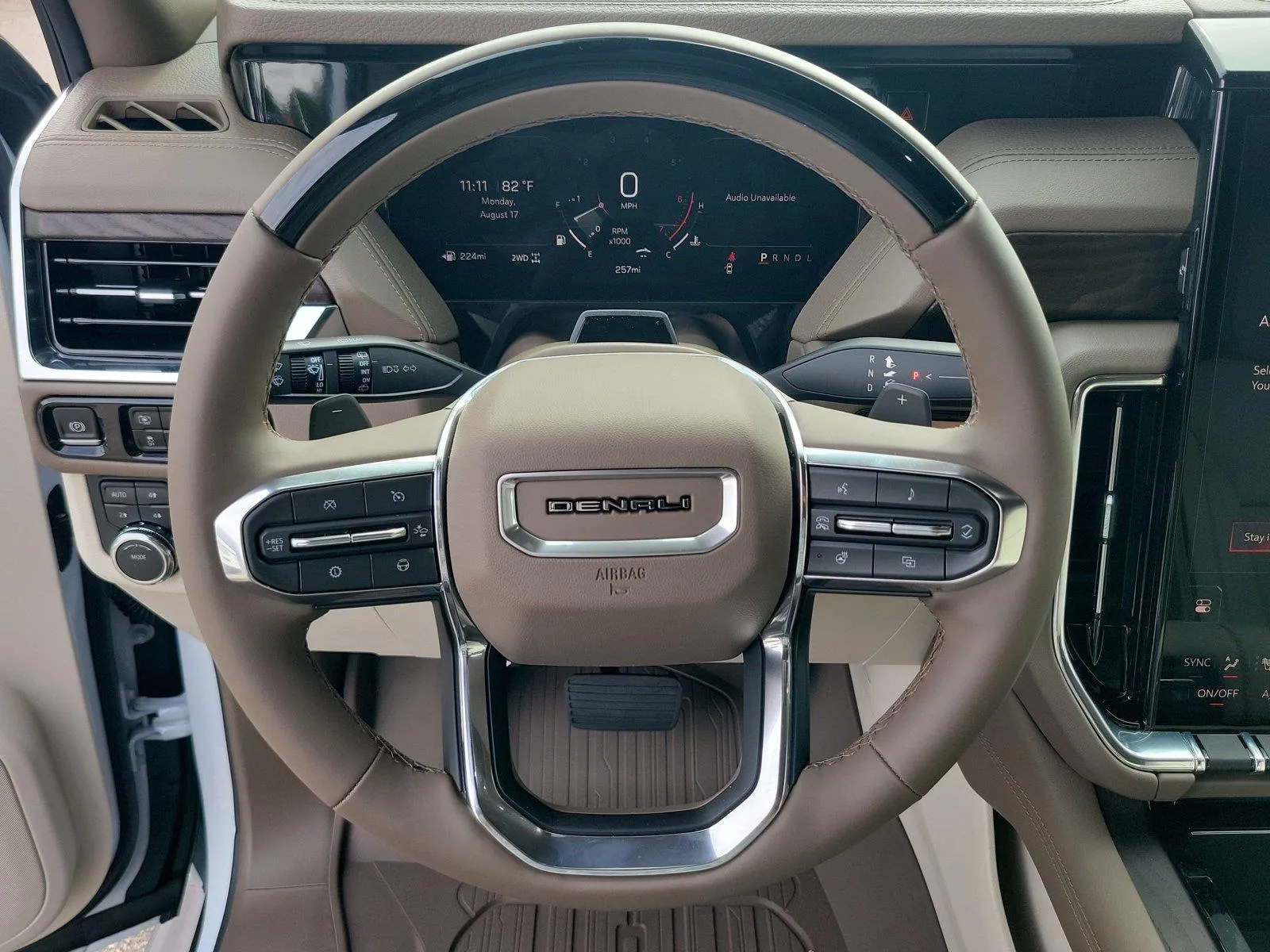 2026 GMC Yukon Denali - Photo 25
