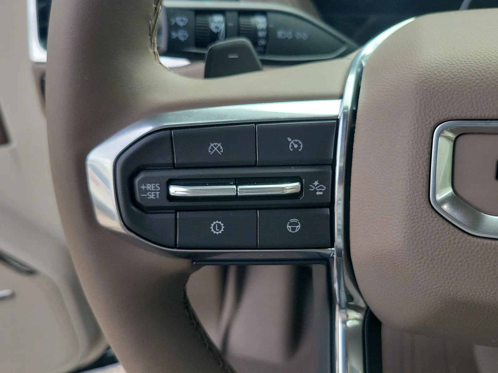 2026 GMC Yukon Denali - Photo 26