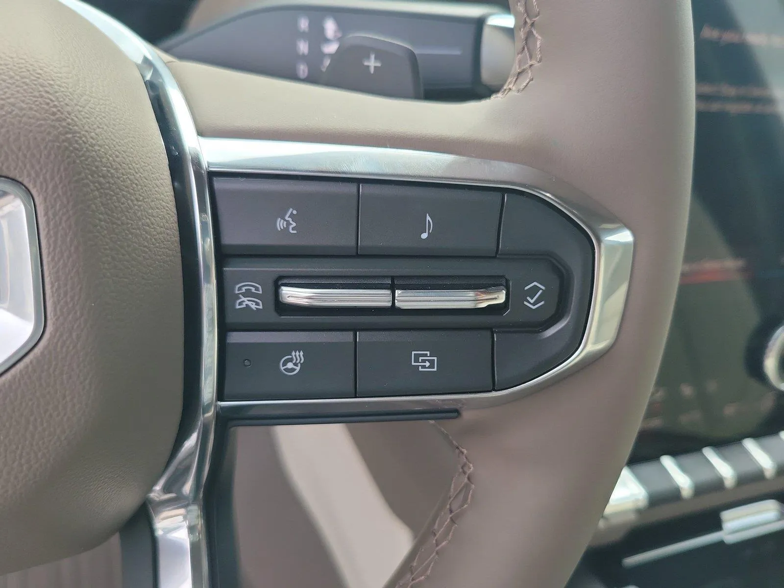 2026 GMC Yukon Denali - Photo 27