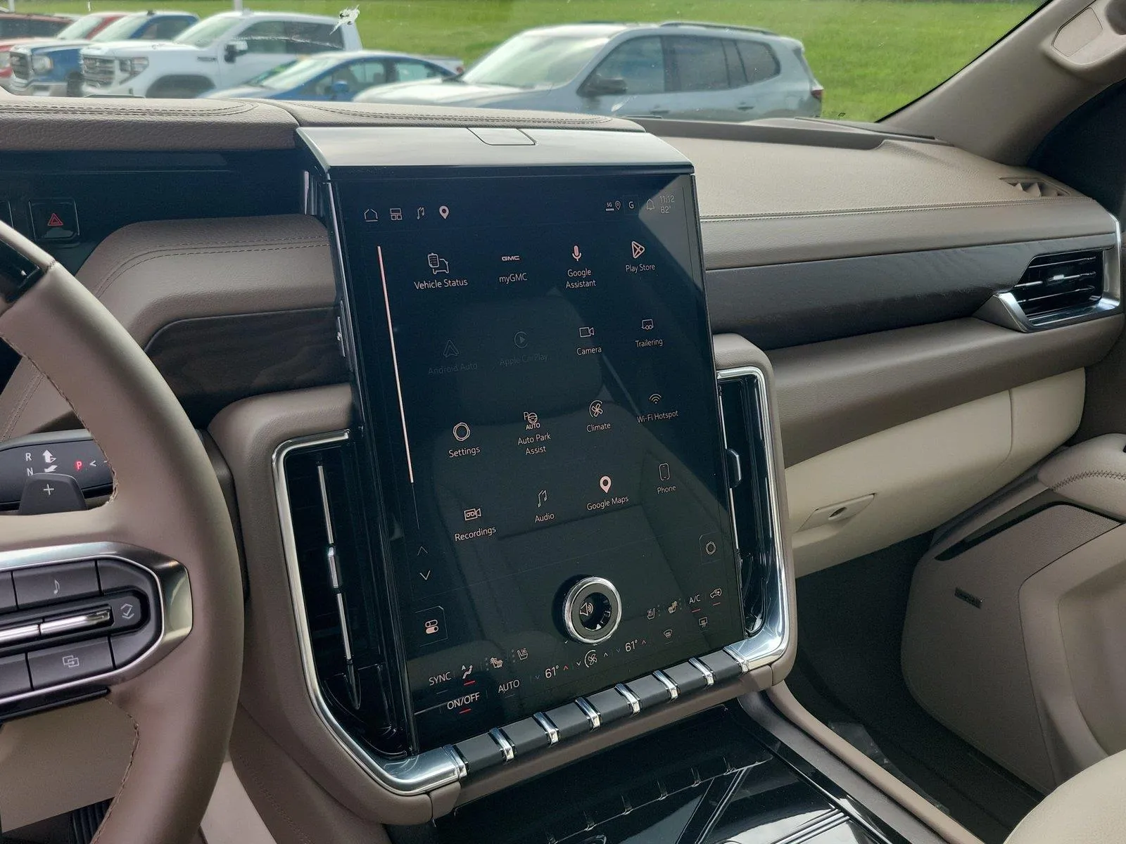 2026 GMC Yukon Denali - Photo 31