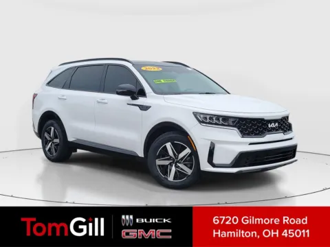 White 2022 Kia Sorento S for sale in Hamilton, OH