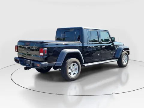More photos of 2020 Jeep Gladiator Sport S at Tom Gill Buick GMC, OH