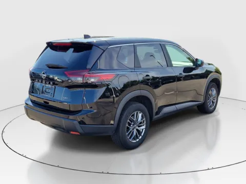 More photos of 2024 Nissan Rogue S at Tom Gill Buick GMC, OH