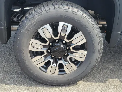 More photos of 2026 GMC Sierra 2500 HD Denali at Tom Gill Buick GMC, OH