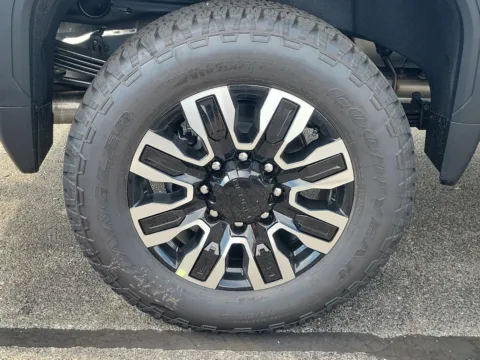 More photos of 2026 GMC Sierra 2500 HD Denali Ultimate at Tom Gill Buick GMC, OH