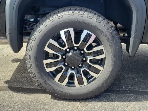 More photos of 2026 GMC Sierra 2500 HD Denali Ultimate at Tom Gill Buick GMC, OH