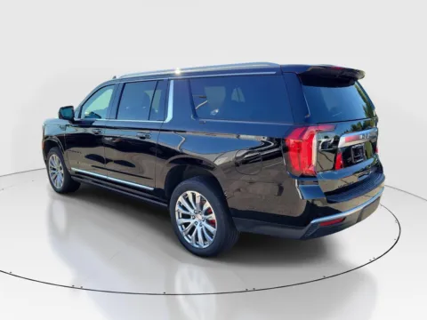 Another view of 2022 GMC Yukon XL Denali for sale in Hamilton, OH at Tom Gill Buick GMC