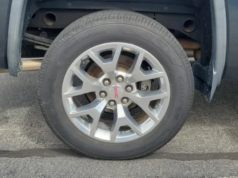 More photos of 2018 GMC Sierra 1500 SLT at Tom Gill Buick GMC, OH