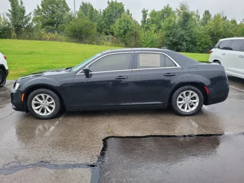 More photos of 2016 Chrysler 300 Anniversary Edition at Tom Gill Buick GMC, OH
