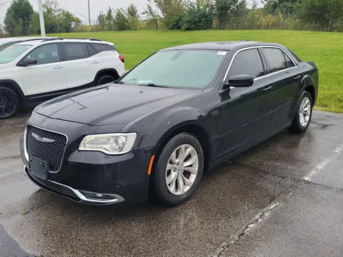 More photos of 2016 Chrysler 300 Anniversary Edition at Tom Gill Buick GMC, OH