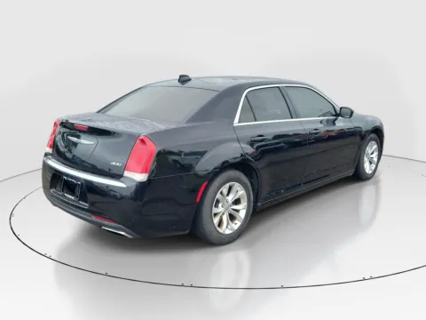 More photos of 2016 Chrysler 300 Anniversary Edition at Tom Gill Buick GMC, OH