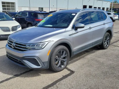 Photos of 2024 Volkswagen Tiguan SE for sale in Hamilton, OH at Tom Gill Buick GMC
