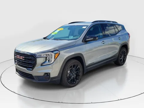 Photos of 2024 GMC Terrain SLT for sale in Hamilton, OH at Tom Gill Buick GMC