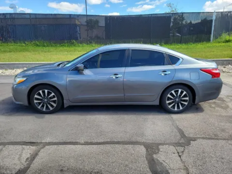 More photos of 2016 Nissan Altima 2.5 SV at Tom Gill Buick GMC, OH