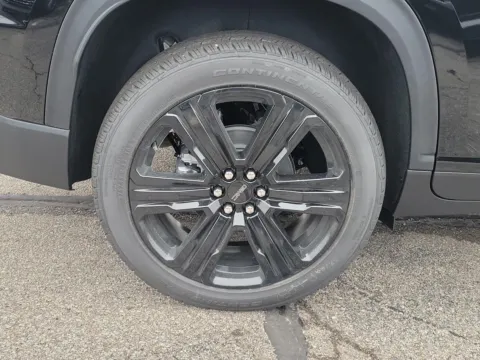 More photos of 2027 GMC Acadia AWD Elevation at Tom Gill Buick GMC, OH