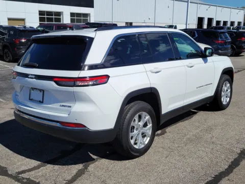 More photos of 2023 Jeep Grand Cherokee Limited at Tom Gill Buick GMC, OH