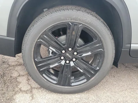 More photos of 2027 GMC Acadia AWD Elevation at Tom Gill Buick GMC, OH
