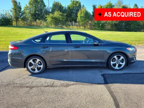 Gray 2016 Ford Fusion SE for sale in Hamilton, OH