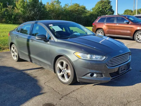 Photos of 2016 Ford Fusion SE for sale in Hamilton, OH at Tom Gill Buick GMC