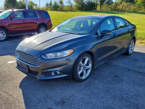 More photos of 2016 Ford Fusion SE at Tom Gill Buick GMC, OH