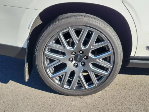 More photos of 2025 GMC Yukon Denali Ultimate at Tom Gill Buick GMC, OH