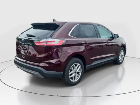 More photos of 2021 Ford Edge SEL at Tom Gill Buick GMC, OH