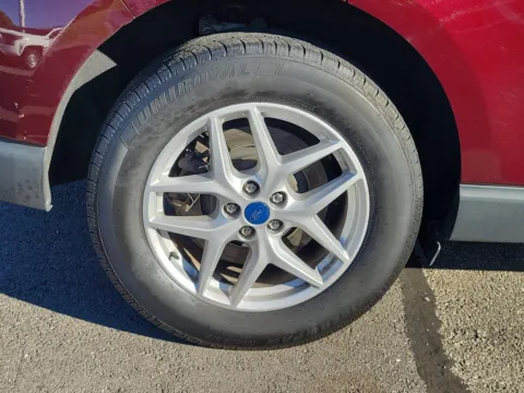 More photos of 2021 Ford Edge SEL at Tom Gill Buick GMC, OH
