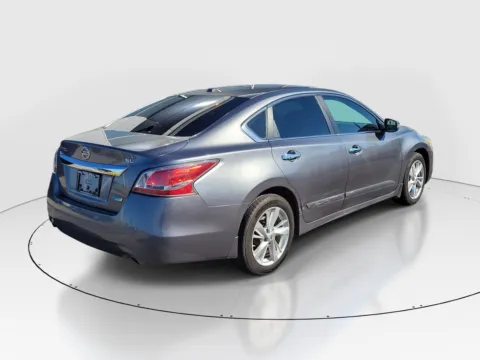 More photos of 2014 Nissan Altima 2.5 SL at Tom Gill Buick GMC, OH