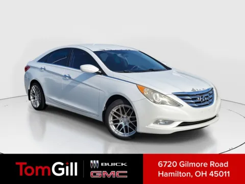 White 2012 Hyundai Sonata 2.4L SE for sale in Hamilton, OH