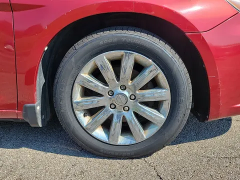 More photos of 2012 Chrysler 200 Touring at Tom Gill Buick GMC, OH