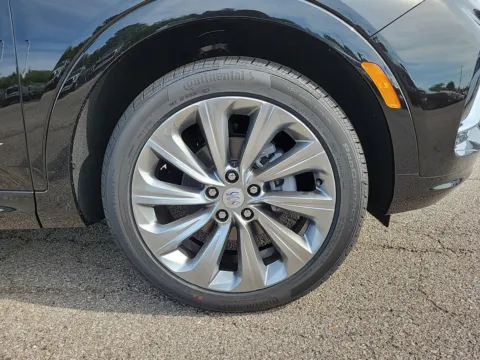 More photos of 2025 Buick Envista Avenir at Tom Gill Buick GMC, OH