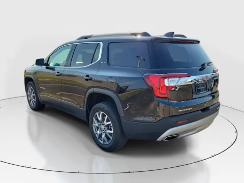 Another view of 2023 GMC Acadia SLT for sale in Hamilton, OH at Tom Gill Buick GMC