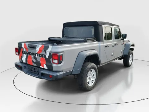 More photos of 2020 Jeep Gladiator Sport S at Tom Gill Buick GMC, OH
