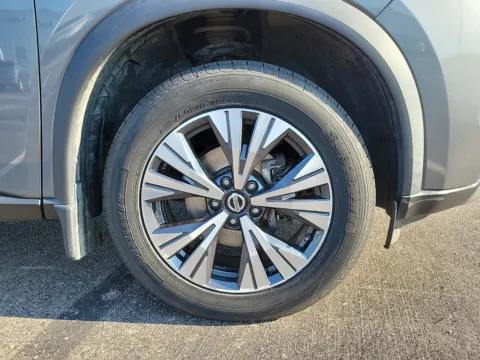 More photos of 2021 Nissan Rogue SV at Tom Gill Buick GMC, OH